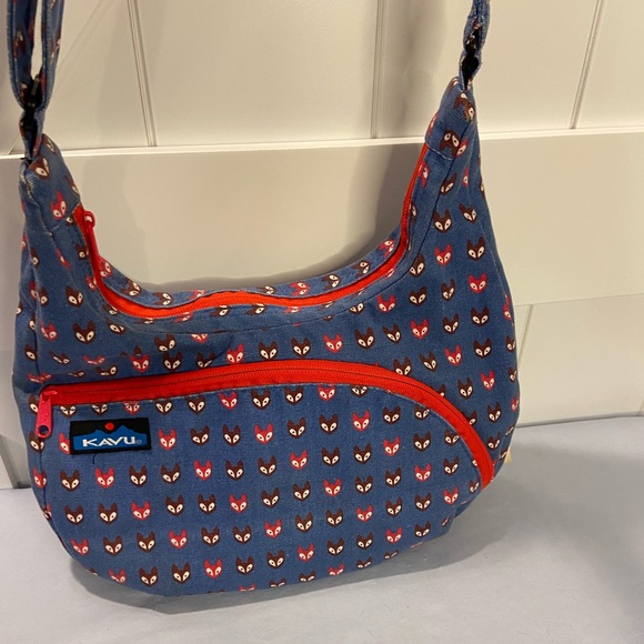 Kavu Bags Kavu Limited Edition Fox Trot Shoulder Bag Poshmark